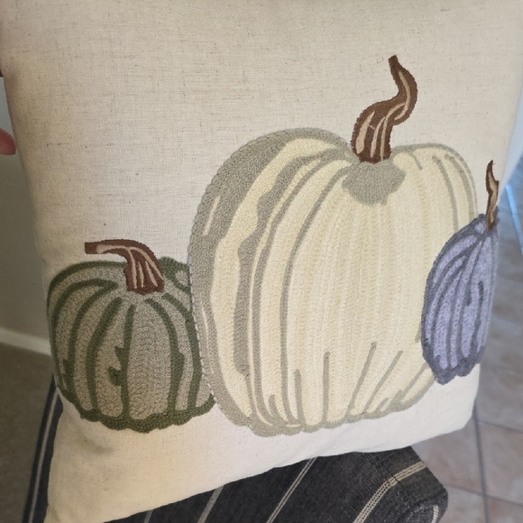 Pier 1 Cream Fabric with Gold Accent - Picture 2 of 6